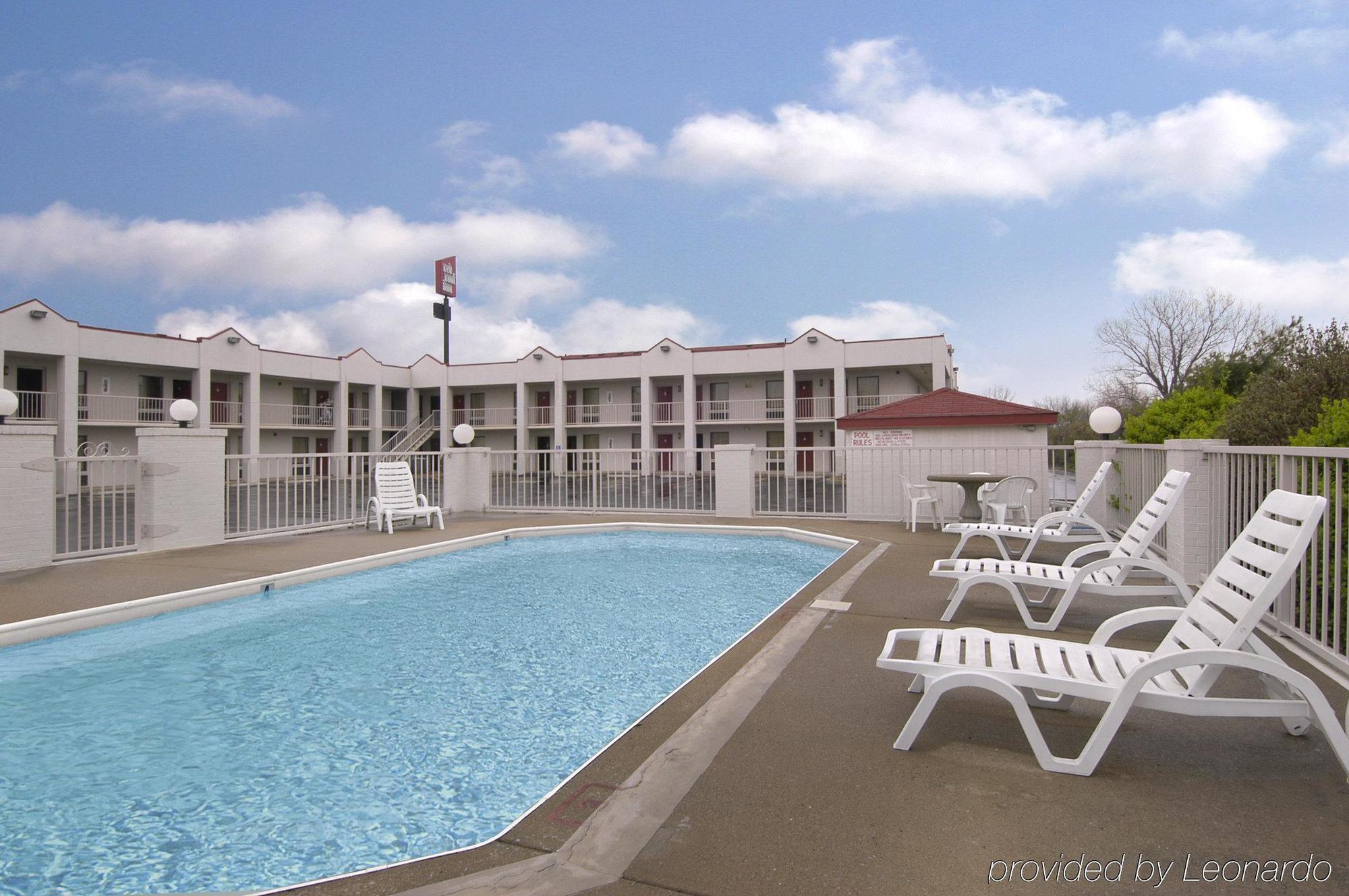 Red Roof Inn Кларксвилл Экстерьер фото